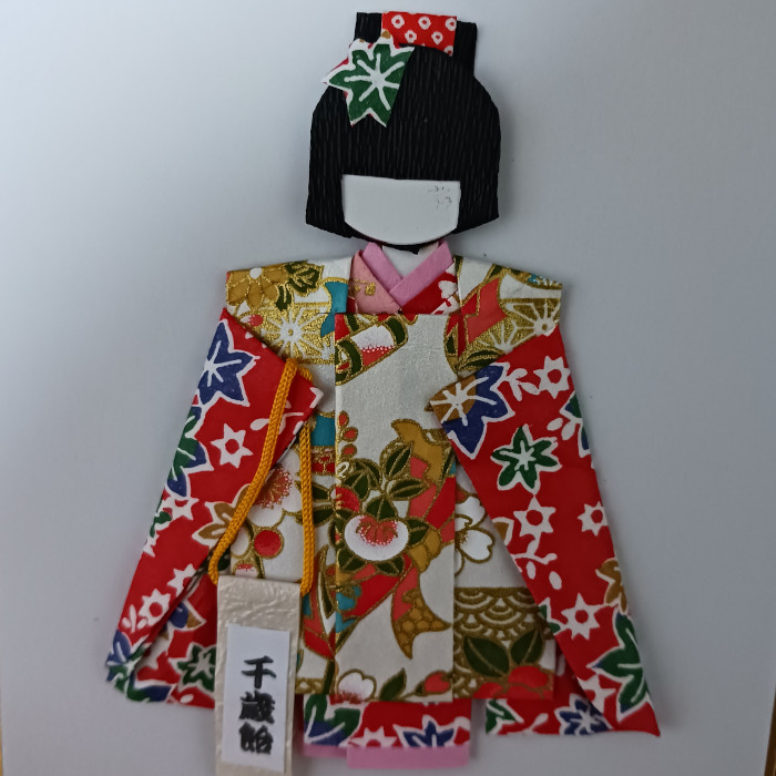 Preciosa niña doblada en taller impartido por Akio Maruyama